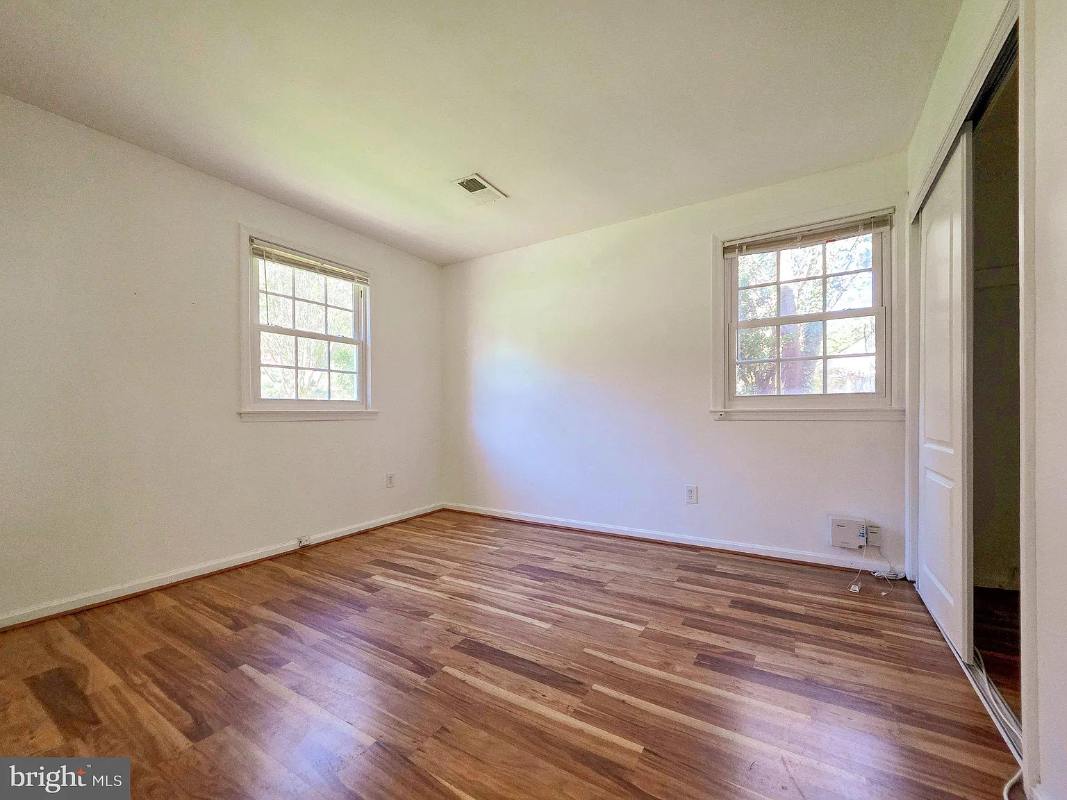 5 bed, 2.5 bath, 2071 sqft, $3,850 — Photo 4