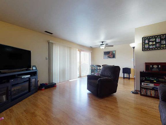 3rd image of 4715 W 106th St
