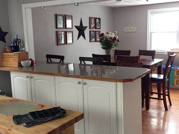 Open kitchen/dining