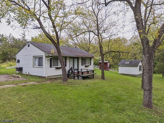 4th image of 120 Pleasant Run Rd
