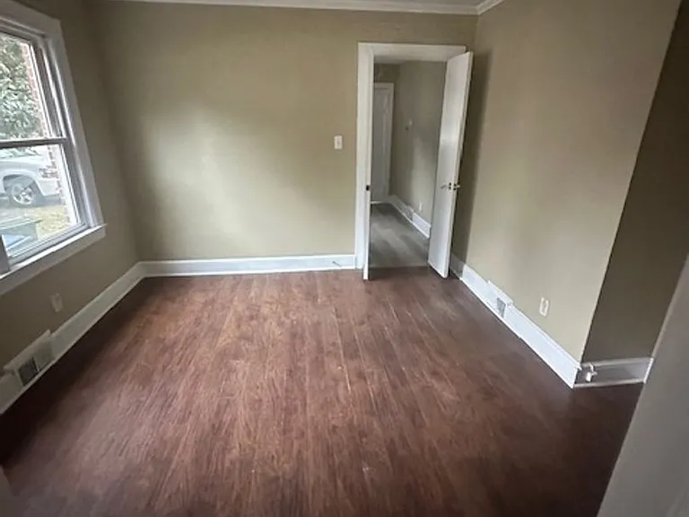 1323 N Independence St — Photo 10