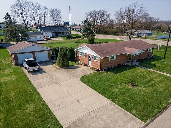 4th image of 20 Boone Dr