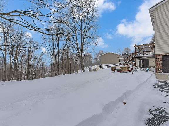 3rd image of 750 Old Mill Creek Rd