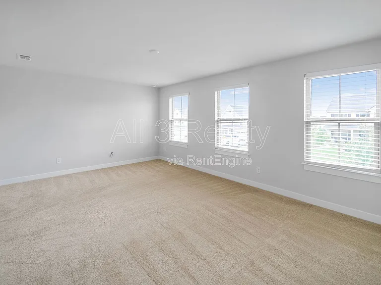533 Daffodil Ln — Photo 19