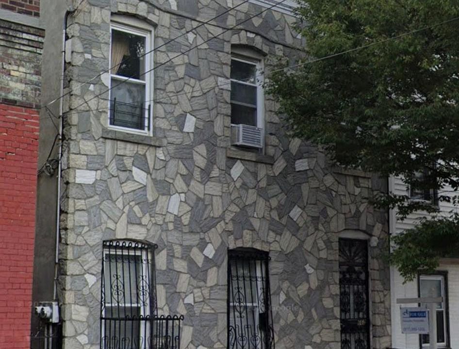 1st image of 662 Cary Ave #1