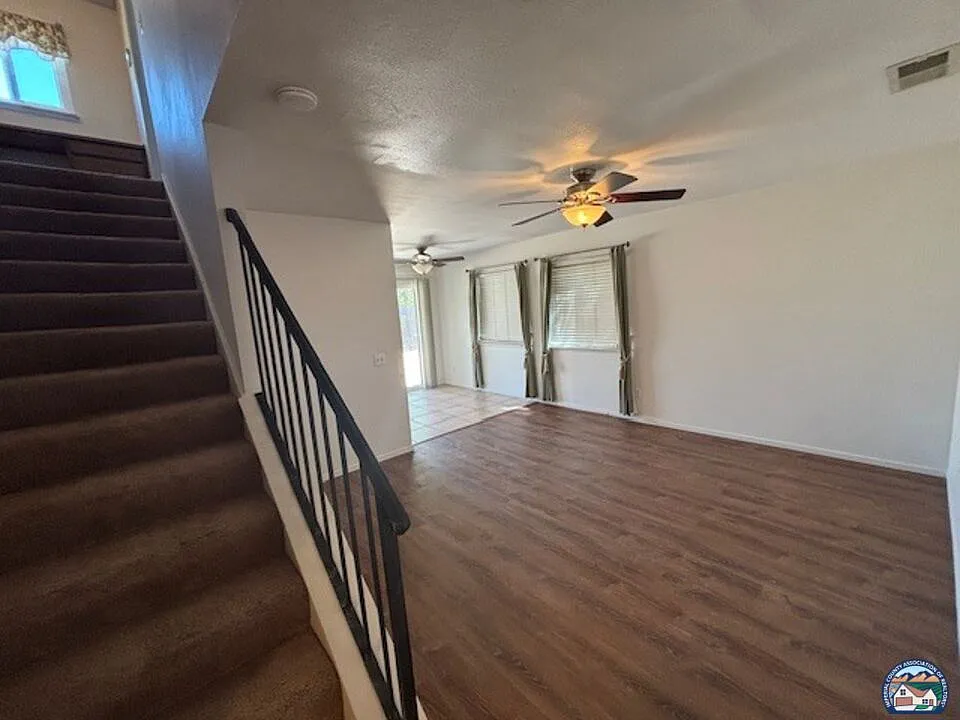 3 bed, 2.5 bath, 1505 sqft, $2,400 — Photo 4