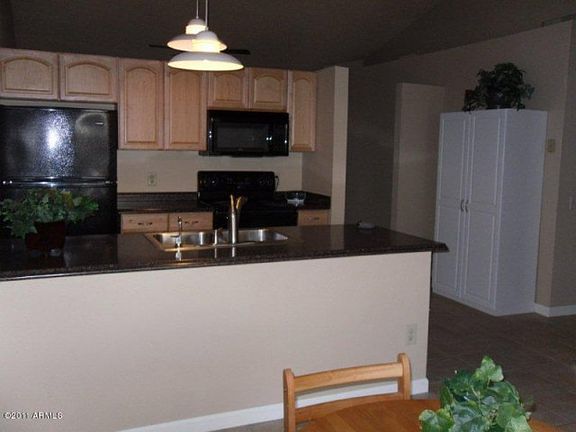 4th image of 1953 E Grandview Dr