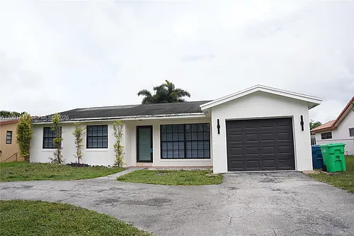 4290 NW 120th Way Photo 1