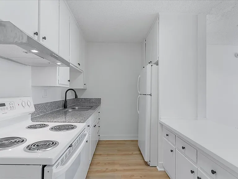 1626 Pine Ave #D — Photo 4