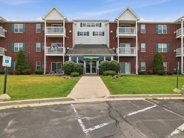 6020 S Buckhorn AVENUE #210, Cudahy, WI 53110