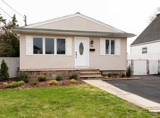 85 W Lido Promenade, Lindenhurst, NY 11757