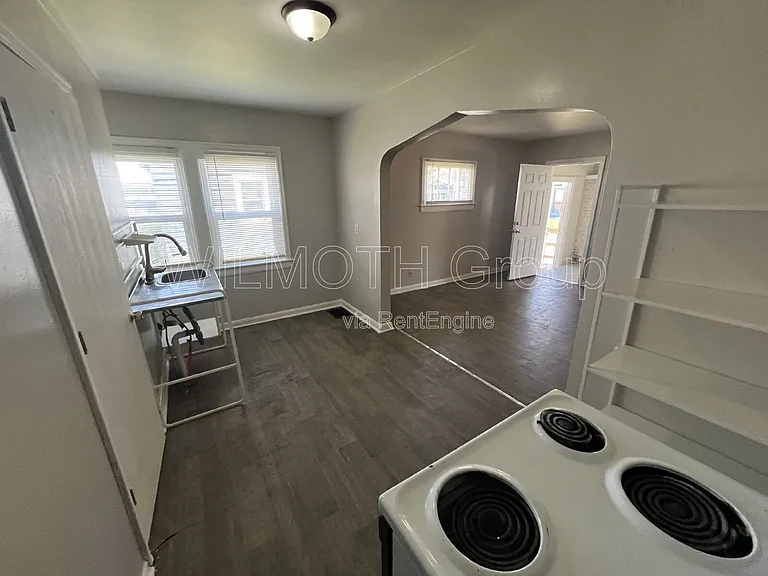 320 N Sherman Dr #A — Photo 6