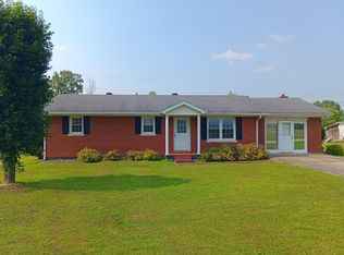 80 Coral Ave, Irvine, KY 40336