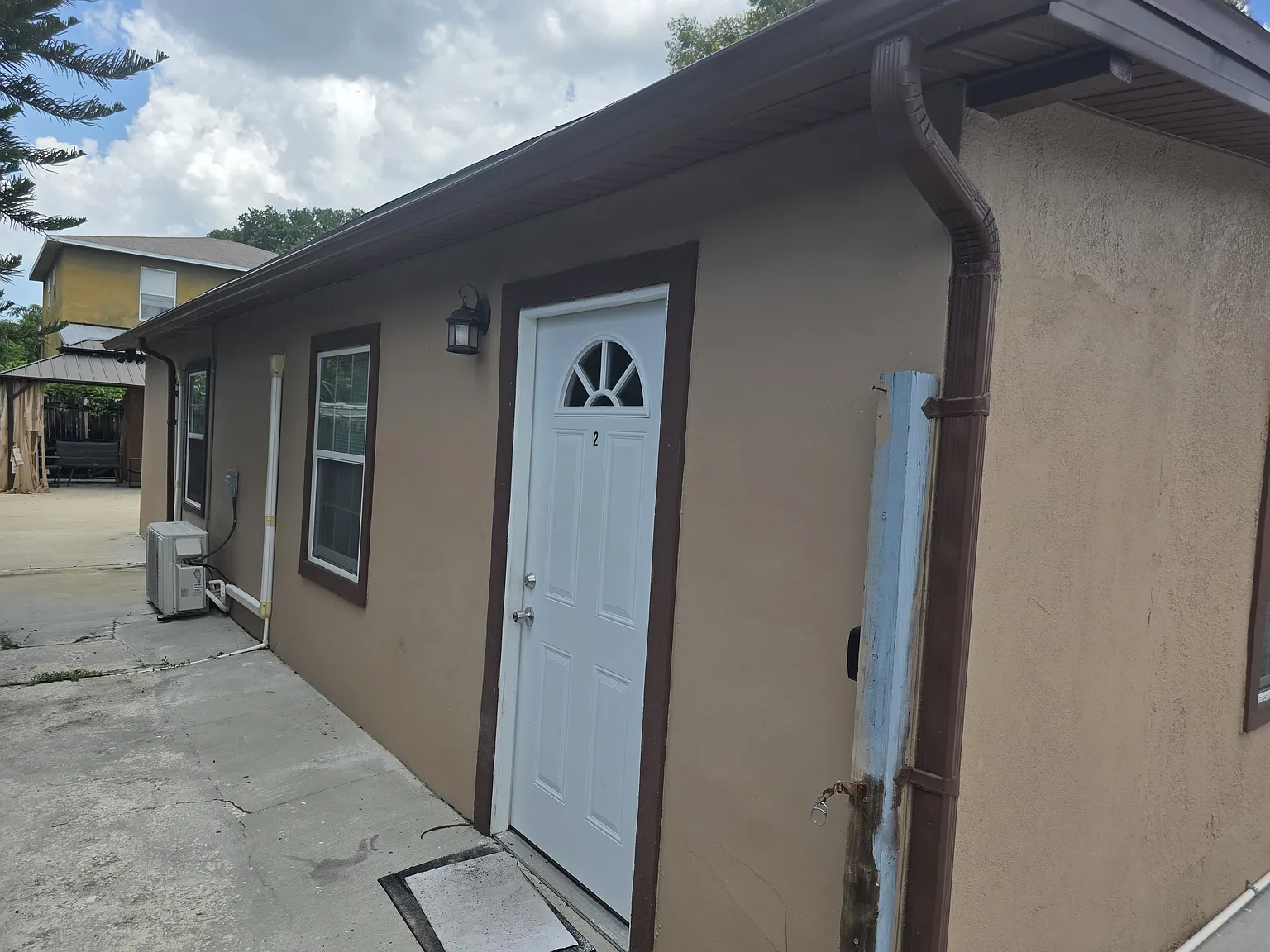 1 bed, 350 sqft, $1,400 — Photo 2