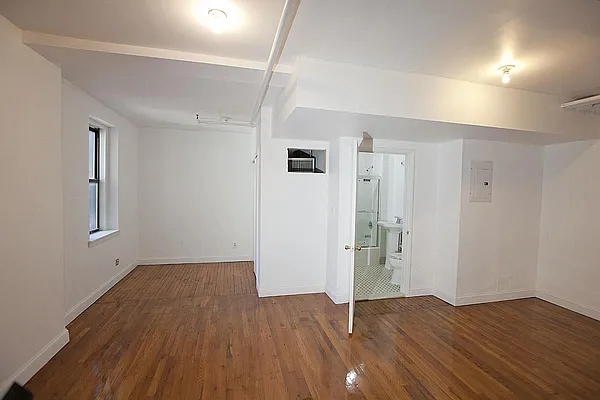 Rented by Voro NYC | media 43