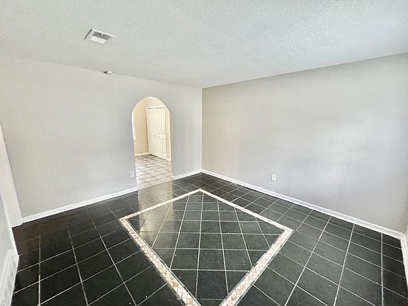 4th image of 3353 Elk Point Dr