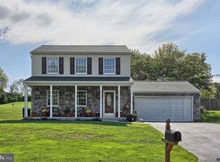 120 N Griffiths Ln, Manchester, PA 17345