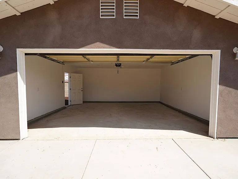 4805 Charlotte Way — Photo 94