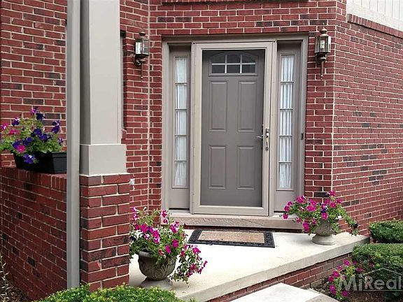 3rd image of 4288 Four Seasons Ct