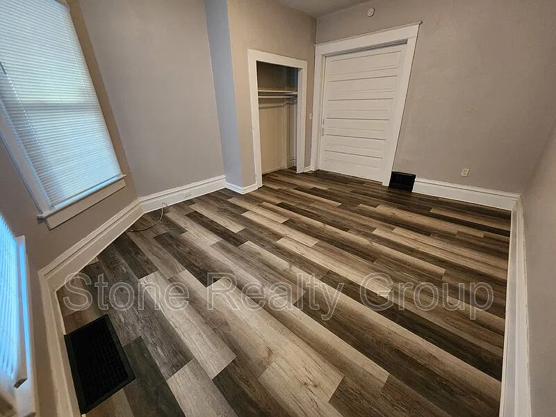 4 bed, 2.0 bath, 1800 sqft, $1,000 — Photo 4