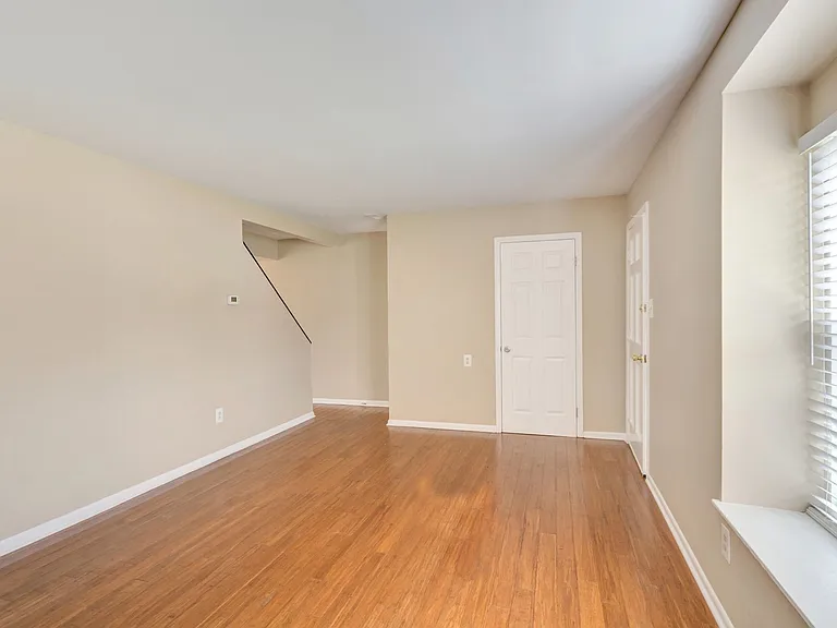 2716 Gatewood Cir — Photo 4