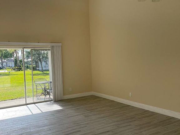 3rd image of 14875 Laguna Beach Cir