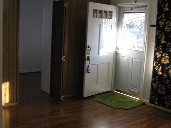 3rd image of 9329 Guthrie Ave