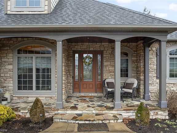 5th image of 2229 E Park Dr