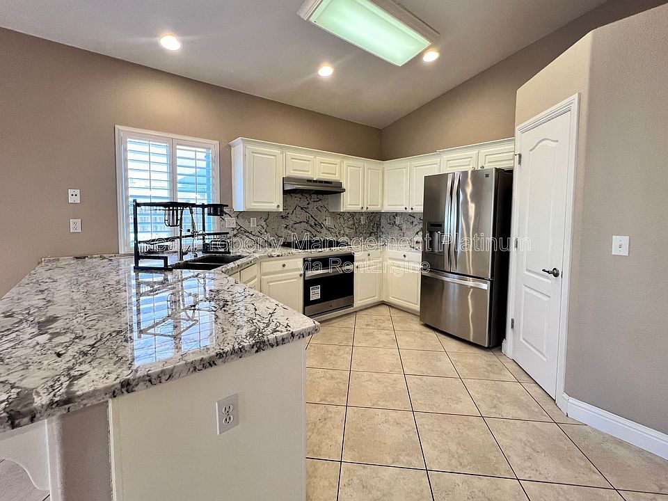 1st image of 5705 E Erin Ave