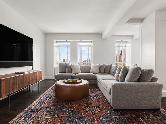 4th image of 25 Central Park W APT 27J