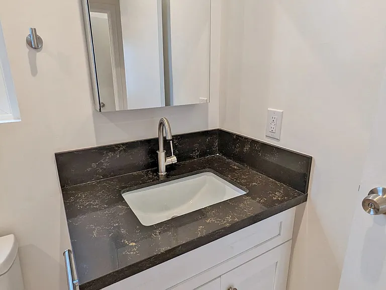 3917 1/2 Montclair St #3917-1/2 — Photo 12