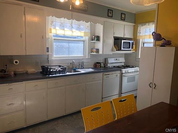 3rd image of 8 Miller St