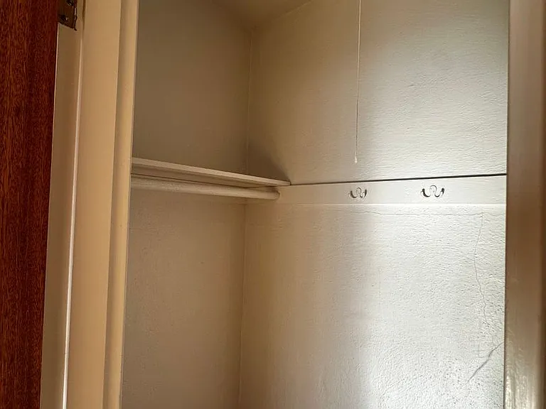 Silver Apartments — Photo 32