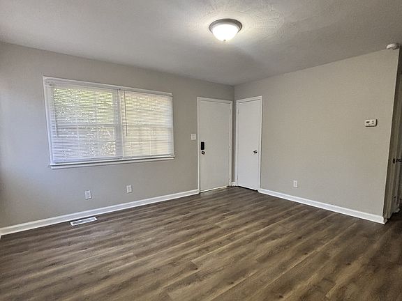 4th image of 1210 Cardinal Dr