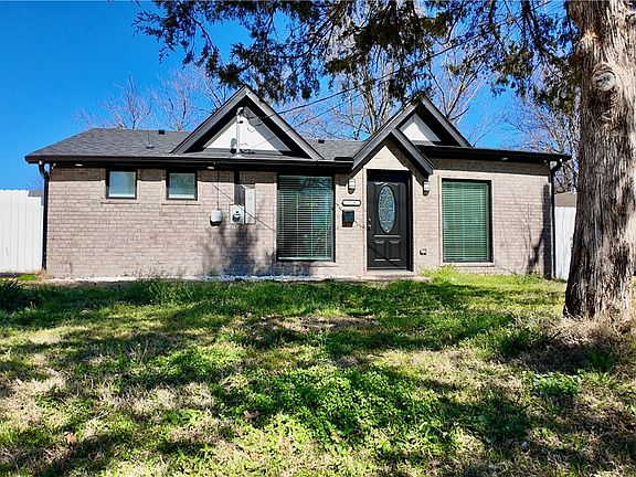 2nd image of 128 Pierce Ave