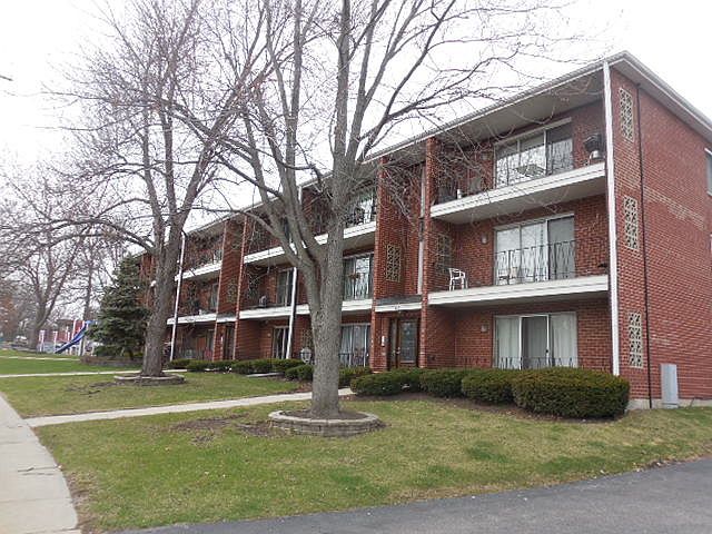 1st image of 410 Crescent Blvd APT 1A