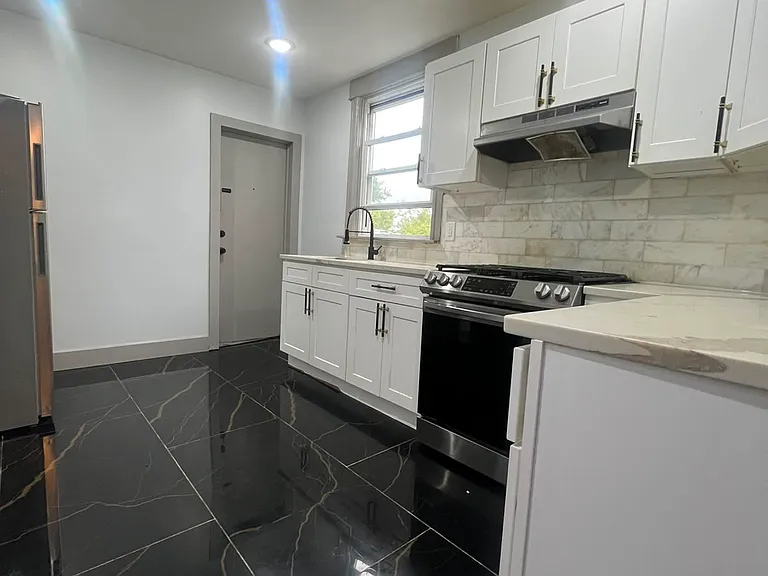 156 Wegman Pkwy #3.1 — Photo 6