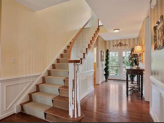 4th image of 11301 Woodford Pl