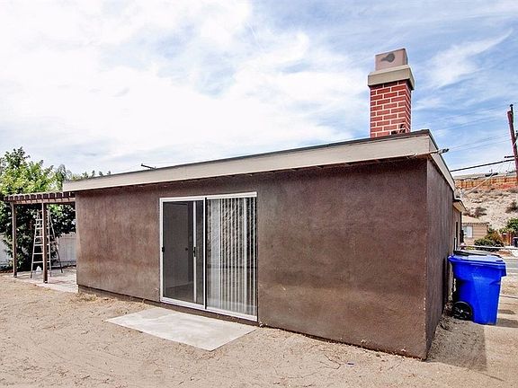 4th image of 5567 Grape St #00