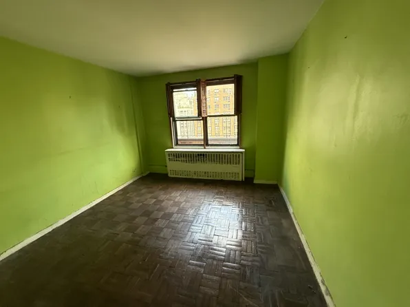 301 East 62nd Street image 12 of 22