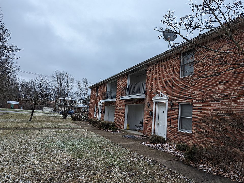 1st image of 8 Peppertree Dr #8