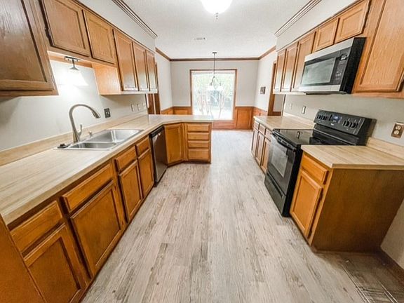 4th image of 743 Concordia Dr