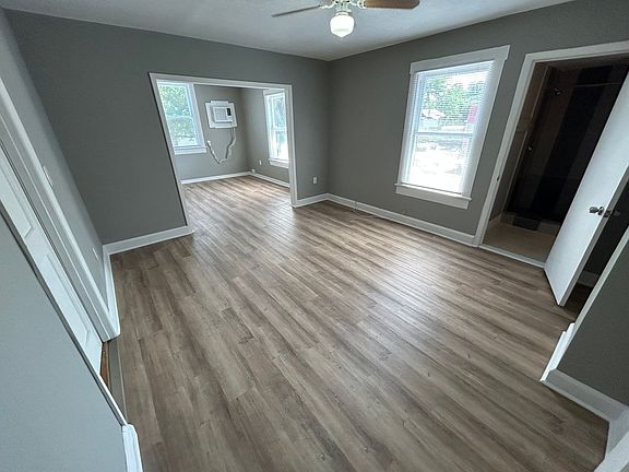 4th image of 522 7th Ave W #5