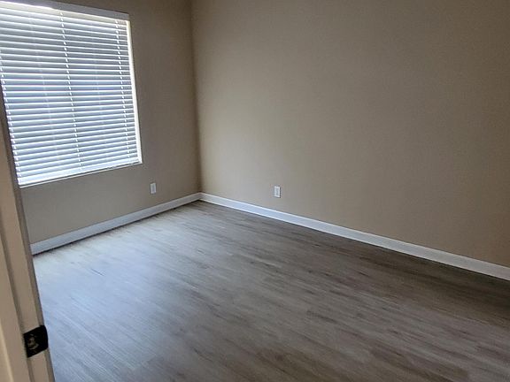 5th image of 914 N G St #914