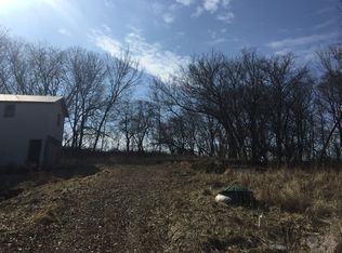 4279 Woodland Hills Dr, Brooklyn, IA 52211
