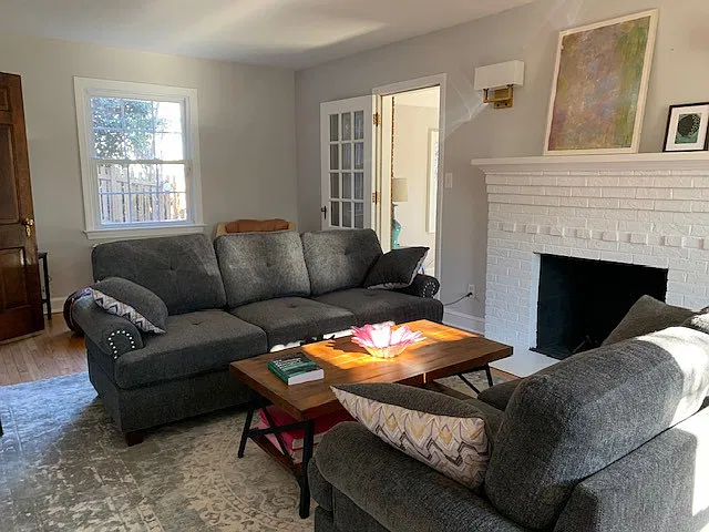 Sunny Upstairs Room in Welcoming Arlington Home - Utilities Included — Photo 4