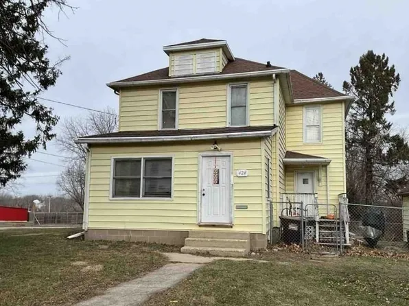 424 W Ringold St, Freeport, IL 61032