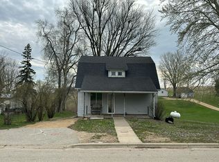 108 Bunker Hill St, Potosi, WI