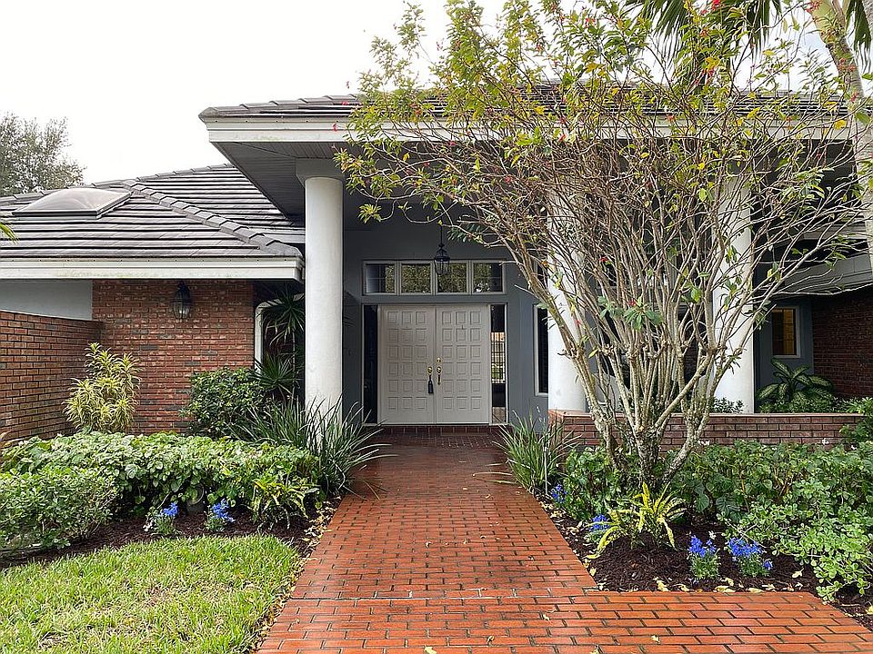 Brick entry sidewalk