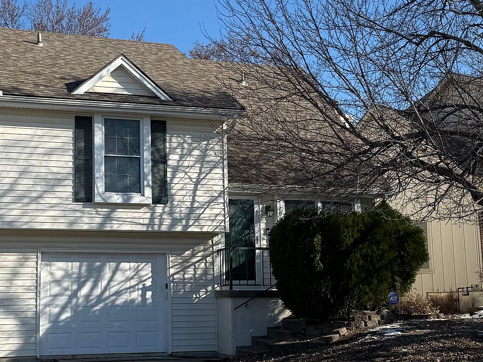 1st image of 1206 SE 8th St #1206